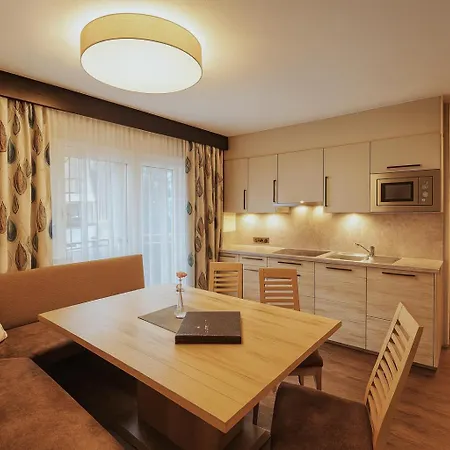 Haus Enzian Appartamento *