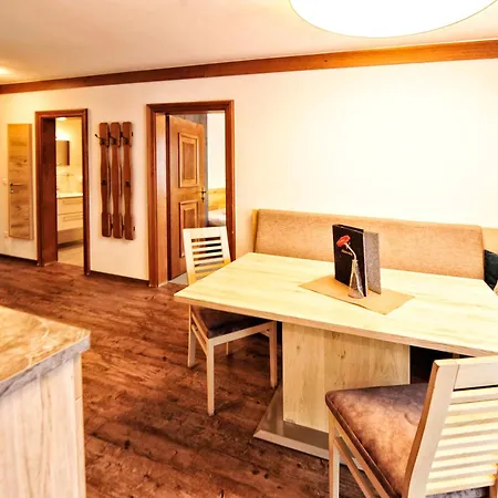Haus Enzian Apartamento Fiss
