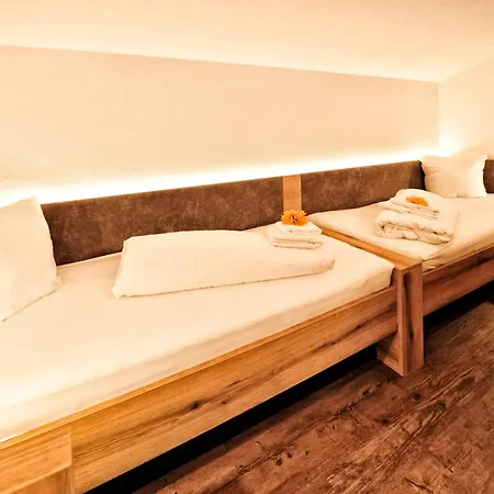 Haus Enzian Appartamento Fiss